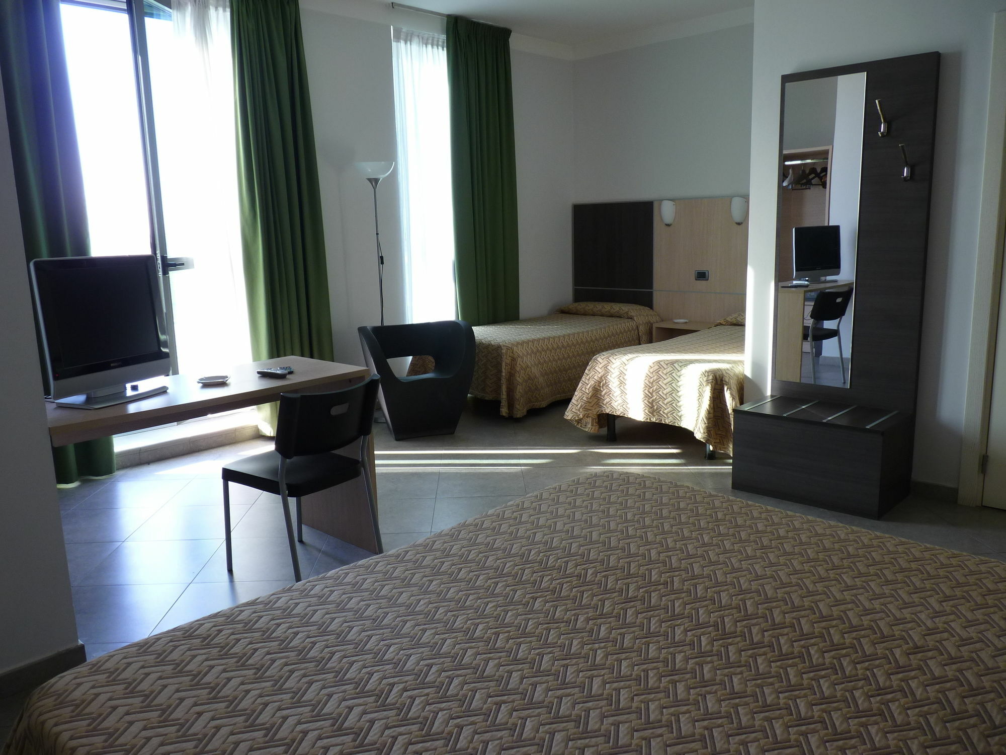Hotel Lux モデナ エクステリア 写真